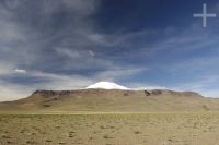 Vulcão no Altiplano (Puna) da província de Jujuy, Argentina