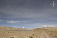 Estrada no Altiplano (Puna) da província de Jujuy, Argentina