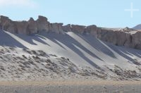 Rochas vulcânicas (ignimbrita) no Altiplano (Puna) próximo de Antofagasta de la Sierra, inverno, Catamarca, Argentina