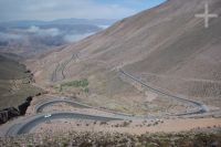 Estrada que sobe a 'Cuesta de Lipan', para o Altiplano de Jujuy, Argentina