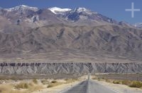 Estrada que vai para Cachi, no vale 'Calchaquí', província de Salta, Argentina