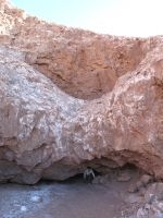 Uma caverna de sal, em um paleo-salar, próximo de Tolar Grande, no Altiplano (Puna) de Salta, Argentina