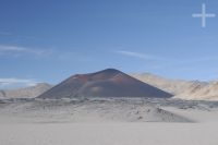 Volcán 'joven', en el Altiplano de Catamarca, Argentina