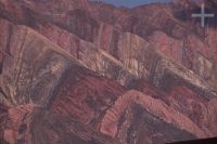 Rocas sedimentarias, Quebrada de Humahuaca, Jujuy, Argentina, en el Altiplano (Puna) andino, Cordillera de los Andes